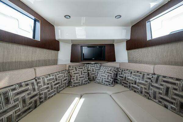 Pursuit 378 Yacht For Sale