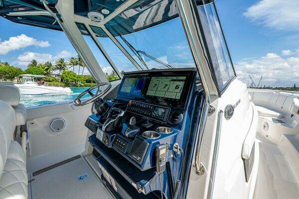 Pursuit 378 Yacht For Sale