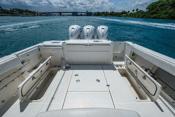 Pursuit 378 Yacht For Sale