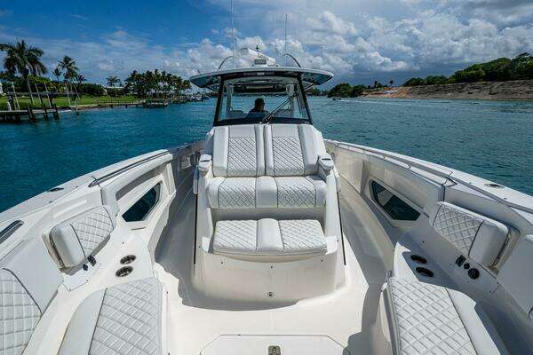 Pursuit 378 Yacht For Sale