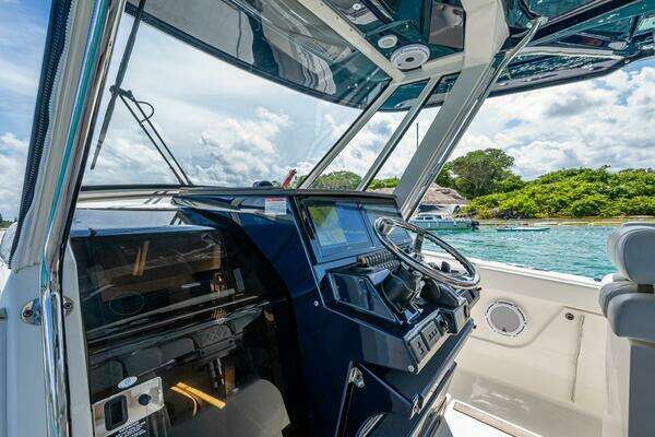 Pursuit 378 Yacht For Sale