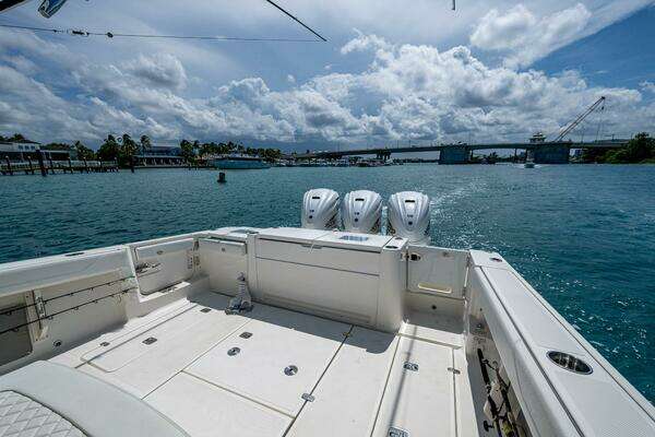 Pursuit 378 Yacht For Sale