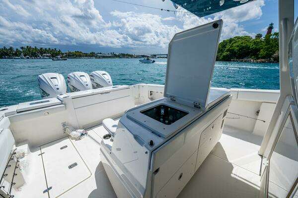 Pursuit 378 Yacht For Sale