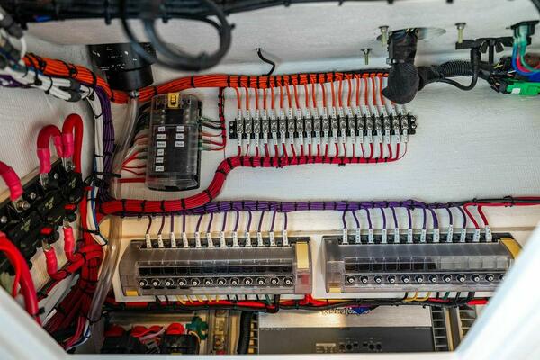 34ft Reef Runner Yacht For Sale