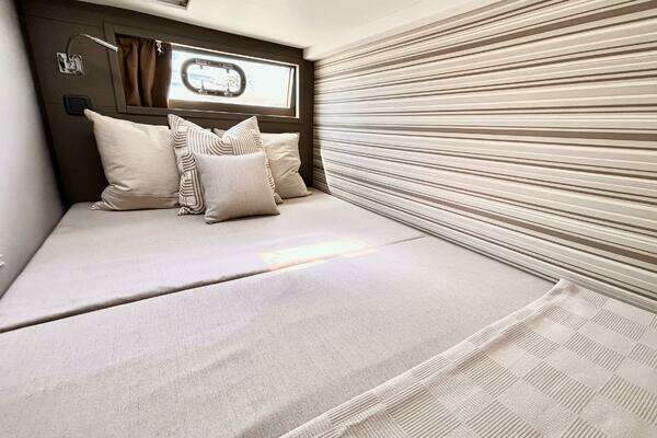 Aventura Power 10 Yacht For Sale
