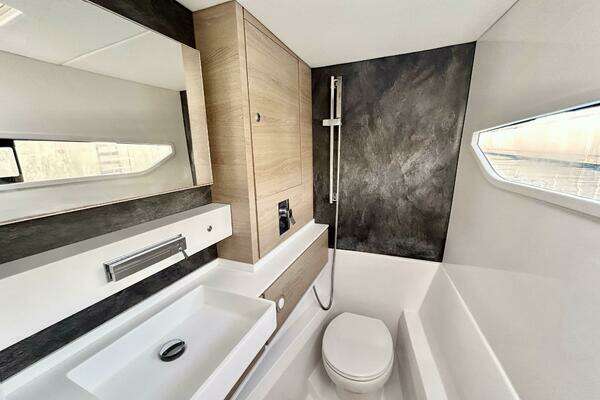 Aventura Power 10 Yacht For Sale