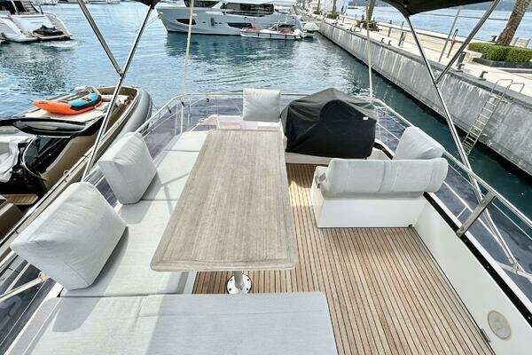 Aventura Power 10 Yacht For Sale