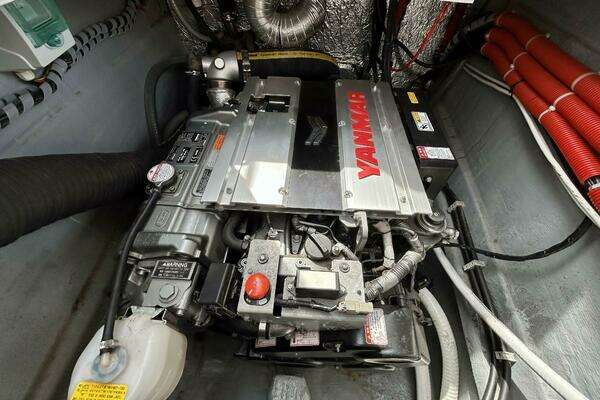 Aventura Power 10 Yacht For Sale