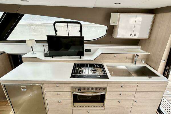 Aventura Power 10 Yacht For Sale
