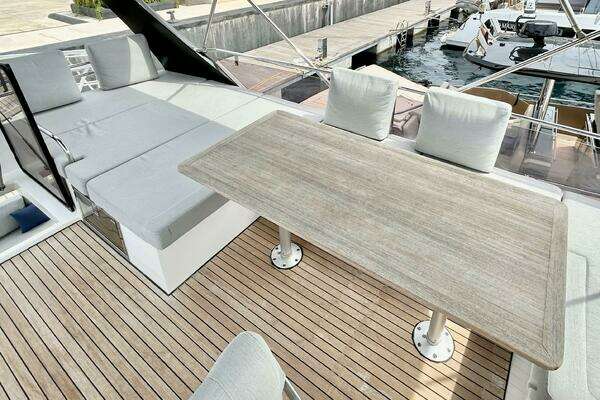 Aventura Power 10 Yacht For Sale