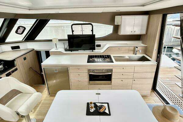 Aventura Power 10 Yacht For Sale