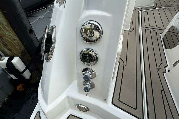 Monterey 355 Super Yacht Yacht For Sale