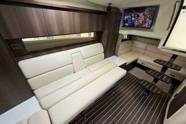 Monterey 355 Super Yacht Yacht For Sale