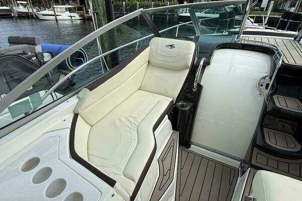 Monterey 355 Super Yacht Yacht For Sale