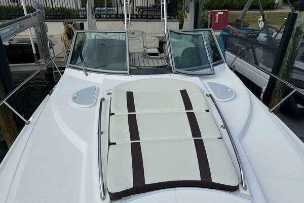 Monterey 355 Super Yacht Yacht For Sale