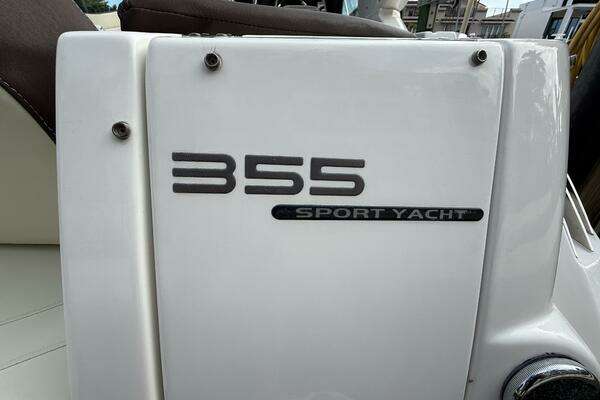 Monterey 355 Super Yacht Yacht For Sale