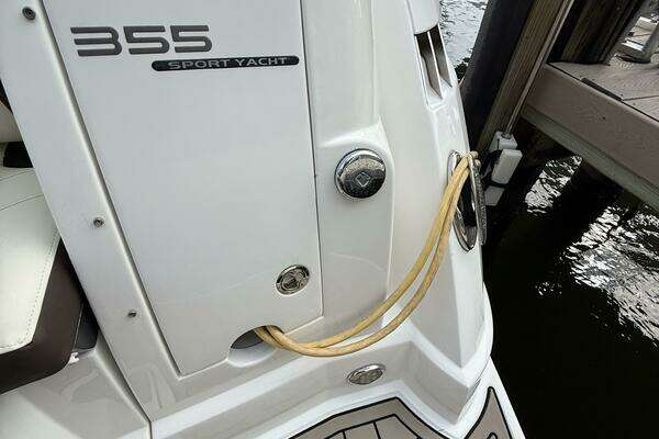 Monterey 355 Super Yacht Yacht For Sale