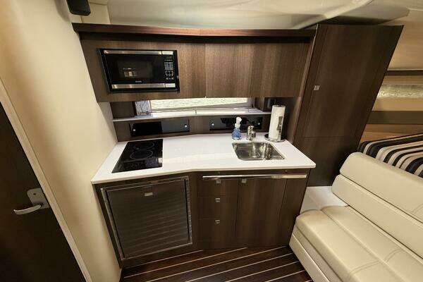 Monterey 355 Super Yacht Yacht For Sale
