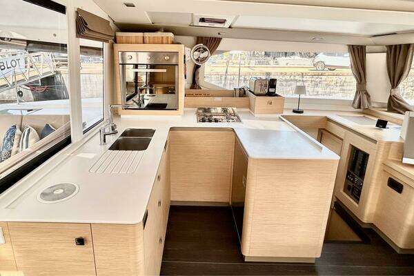 Fountaine Pajot Astrea 42 Yacht For Sale
