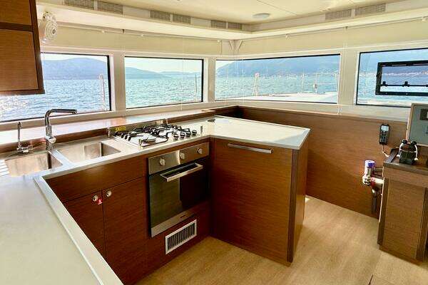 Lagoon 52F Yacht For Sale