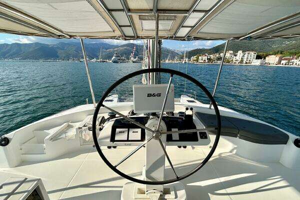 Lagoon 52F Yacht For Sale