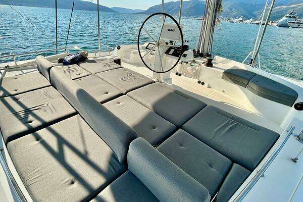 Lagoon 52F Yacht For Sale