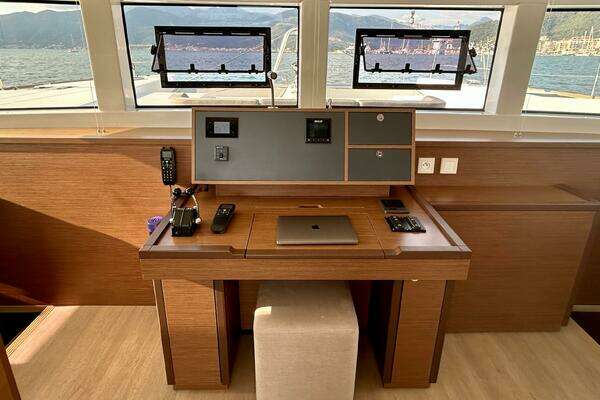 Lagoon 52F Yacht For Sale