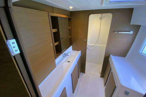 Lagoon 42 Yacht For Sale