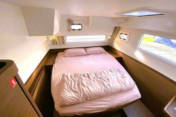 Lagoon 42 Yacht For Sale