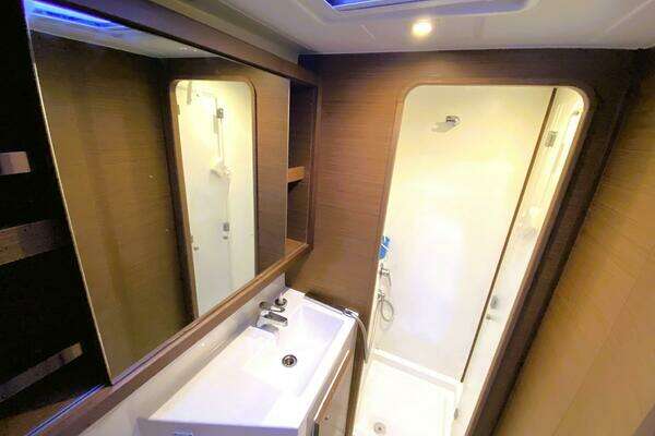 Lagoon 42 Yacht For Sale