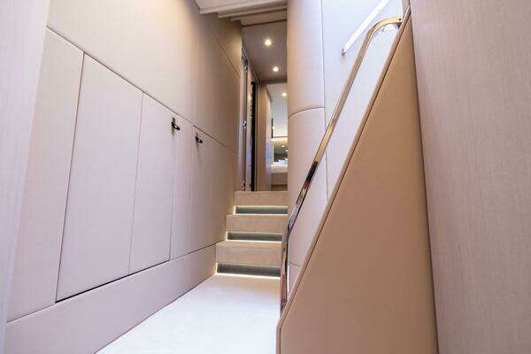 Azimut S7 Yacht For Sale