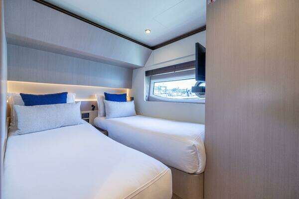 Azimut S7 Yacht For Sale