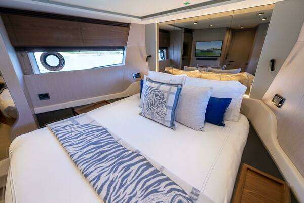 Azimut S7 Yacht For Sale