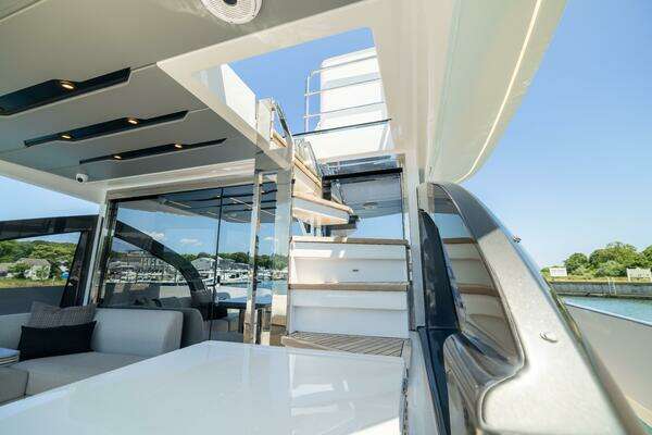 Azimut S7 Yacht For Sale