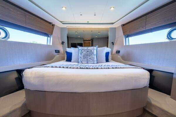Azimut S7 Yacht For Sale