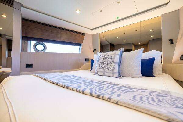 Azimut S7 Yacht For Sale