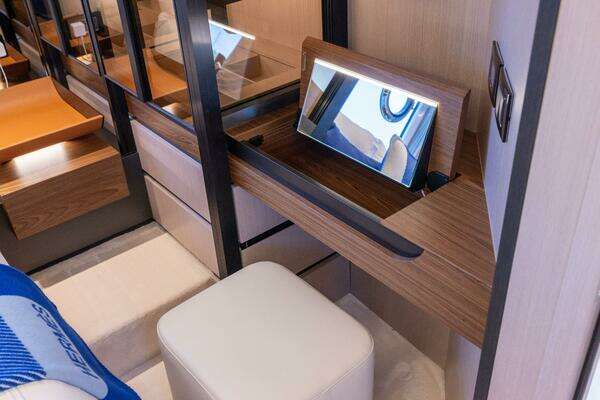 Azimut S7 Yacht For Sale