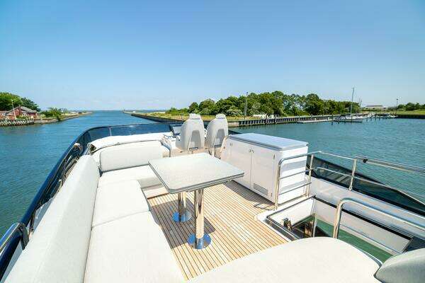 Azimut S7 Yacht For Sale