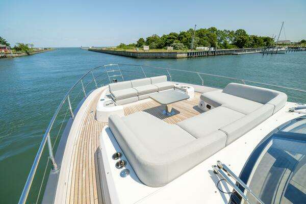 Azimut S7 Yacht For Sale