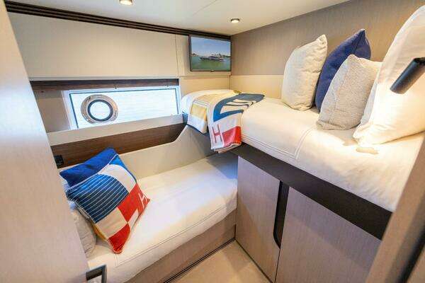 Azimut S7 Yacht For Sale