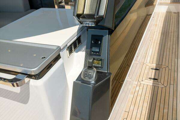 Azimut S7 Yacht For Sale
