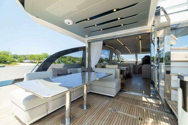Azimut S7 Yacht For Sale