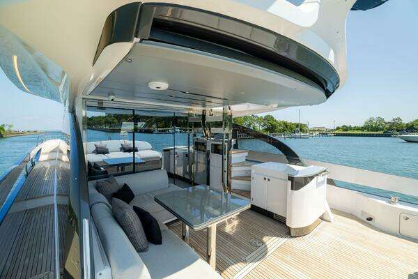 Azimut S7 Yacht For Sale