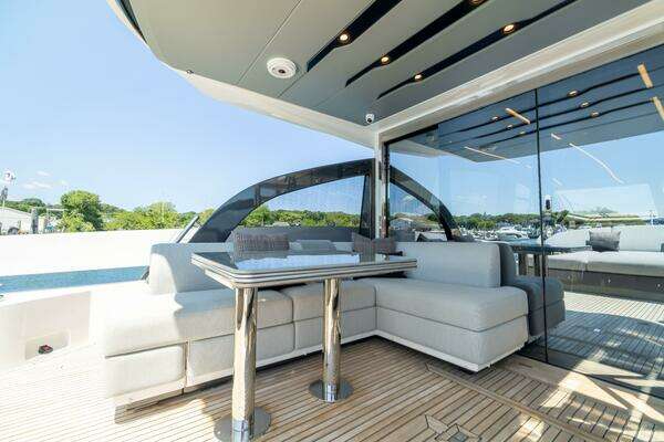 Azimut S7 Yacht For Sale