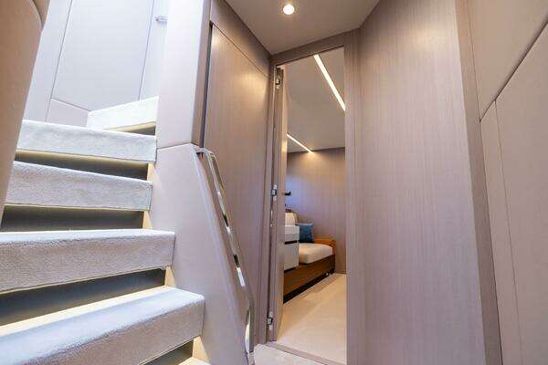 Azimut S7 Yacht For Sale