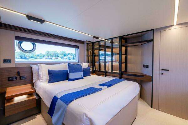 Azimut S7 Yacht For Sale