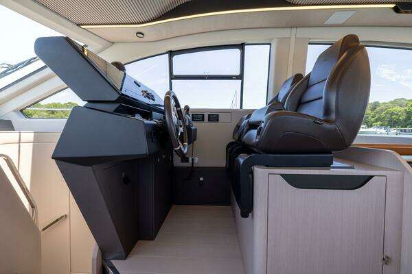 Azimut S7 Yacht For Sale