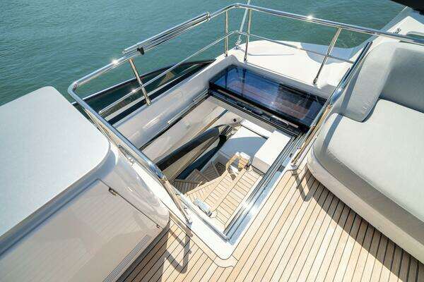 Azimut S7 Yacht For Sale