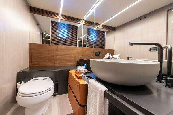 Azimut S7 Yacht For Sale