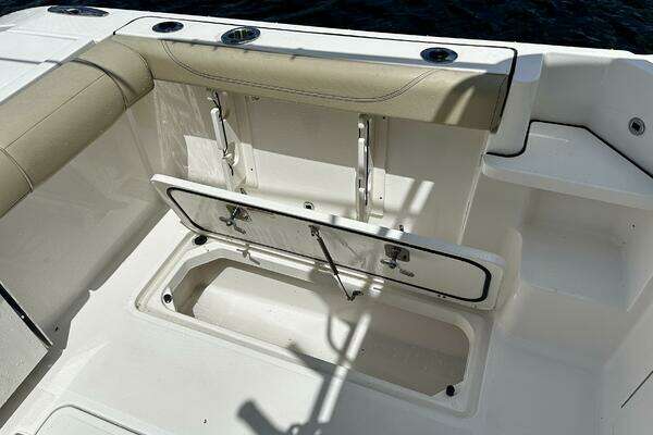 Pursuit OS325 Offshore Yacht For Sale